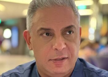 معتز مطر .. أنباء القبض على الإعلامي الهارب في بريطانيا تشعل السوشيال ميديا