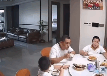 الأكل ولا الزلزال ..صينى: الأكل طبعا!