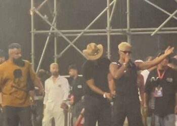 حادث مأساوي في حفل محمد رمضان بالساحل الشمالي: وفاة شخص وإصابات خطيرة.. والفنان يصفه بمحاولة اغتيال