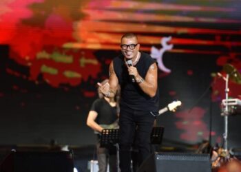 أبرز لحظات حفل عمرو دياب الساحر في مهرجان العلمين 2025 .. شوف