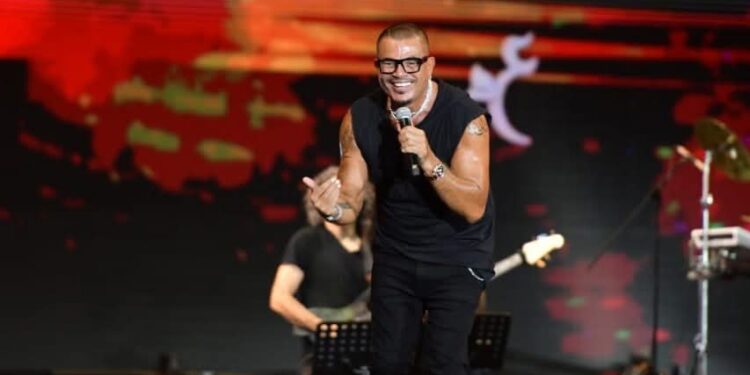 أبرز لحظات حفل عمرو دياب الساحر في مهرجان العلمين 2025 .. شوف