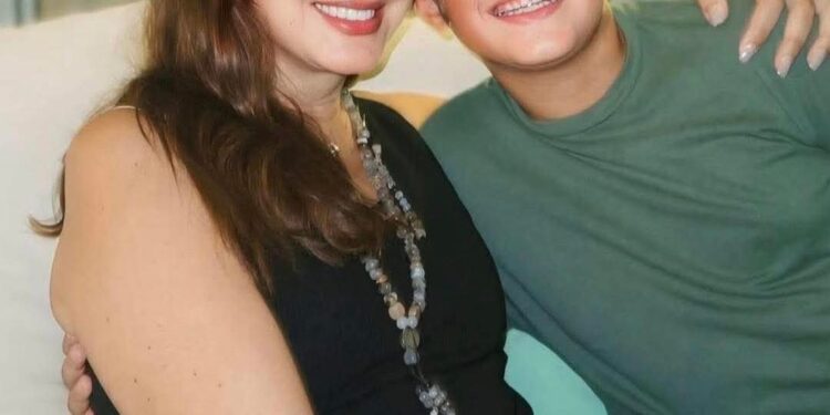 كواليس جديدة يكشفها محمود سعد عن علاج أنغام .. تفاصيل