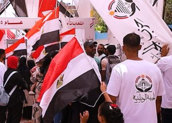 تواجد مكثف لحزب الجبهة امام لجان الشيوخ المحافظات لتحفيز الناخبين على التصويت