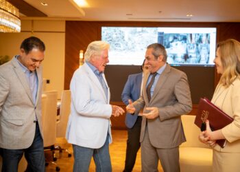 شركة Strike Media:  حسين فهمي يشارك في توثيق المشروعات الثقافية بالعاصمة الإدارية