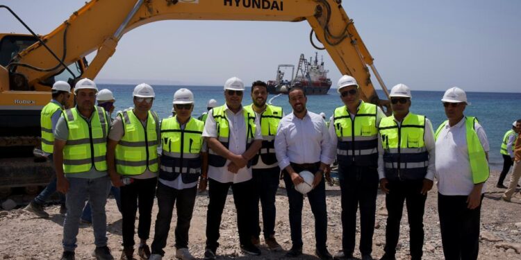 المصرية للاتصالات تطلق أول كابل بحري مباشر يربط بين مصر والأردن منذ اكثر من 25 عاما