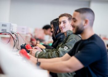  جامعة مصر للمعلوماتية: فرص لطلابنا للعمل في 250 شركة يابانية بقطاعي التكنولوجيا والهندسة