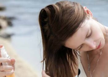 أفضل الطرق لحماية الشعر من أضرار مياه البحر خلال المصيف