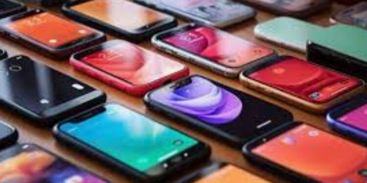 أسباب زيادة قيمة ضريبة الهواتف المستوردة على أجهزة آيفون في مصر