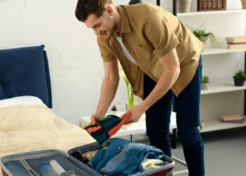 أفضل الملابس لـ سفر مريح يجمع بين الأناقة والعملية