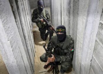 لماذا تعلن حماس الآن قبولها مقترح التهدئة بعد خراب الديار ؟ .. اتهامات بالتلاعب الإعلامي 