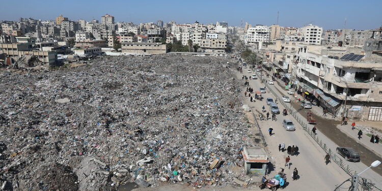 بلدية غزة تحذر من تفاقم الكارثة الإنسانية وتناشد المجتمع الدولي بالتدخل العاجل