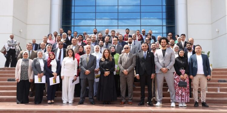  الاتصالات تختتم برنامج اللغة الإنجليزية للأعمال في عصر التحول الرقمي