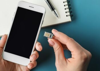 الاتصالات تقر مواعيد عمل فروع المحمول بالتوقيت الشتوي