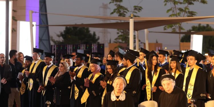 الاتصالات: جامعة مصر للمعلوماتية (EUI) تحتفل بتخريج أول دفعة من كليات علوم الحاسب الفنون الرقمية