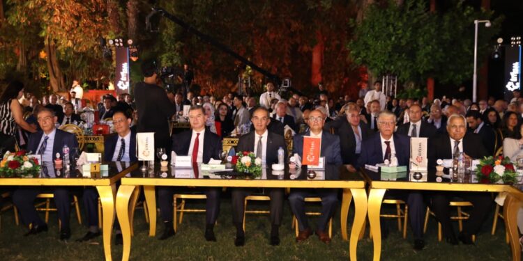 «الاتصالات» : إنتاج 9 مليون هاتف خلال 2025 عبر 14 مصنع متنوع