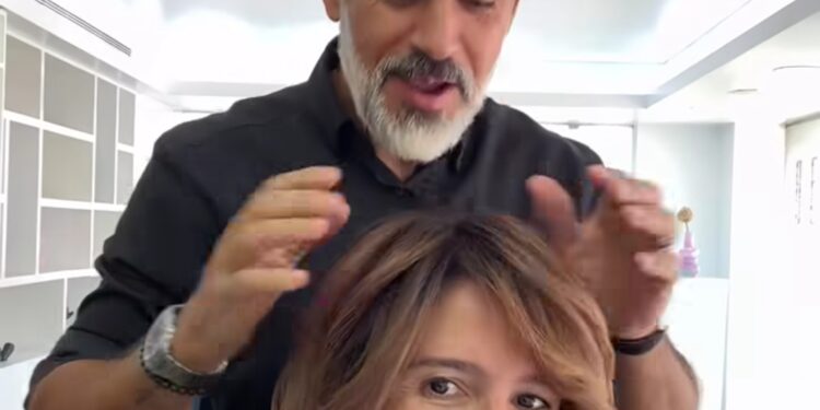 هنا شيحة تغير لون شعرها في ستايل جديد