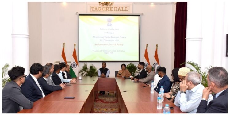 السفير الهندي بالقاهرة يناقش فرص التجارة والاستثمار بين الهند ومصر