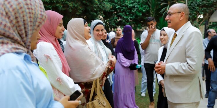 معهد يونس أمره بالقاهرة يحتفل بالخريجين