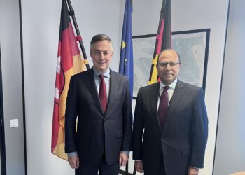 سفير مصر لدى الاتحاد الأوروبي يبحث مع رئيس لجنة الشؤون الخارجية بالبرلمان الأوروبي تعزيز التعاون