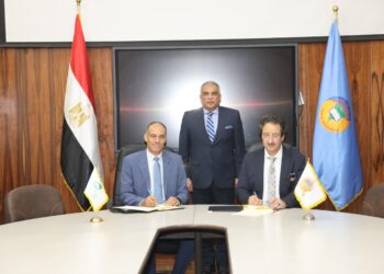 البريد تقدم الخدمات البريدية والمالية بجامعة طنطا 