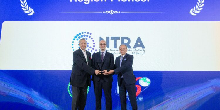 مصر تفوز بجائزة الريادة الإقليمية في تطوير نطاقات الإنترنت