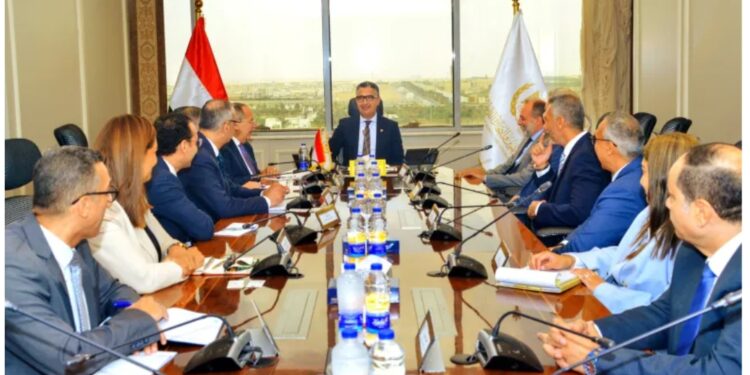 التموين تتعاون مع إي آند لتطوير المنافذ التموينية