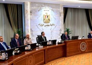 الحكومة تتيح خدمات السجل التجاري بمكاتب البريد .. تفاصيل