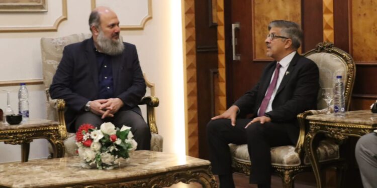 وزير التجارة الباكستاني يصل القاهرة للمشاركة في اجتماع وزراء تجارة مجموعة الثماني