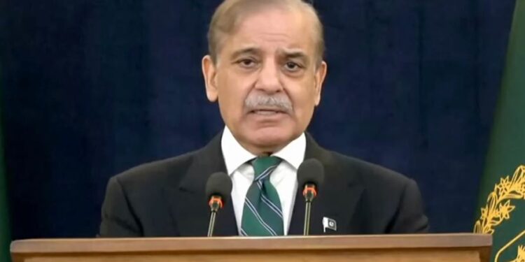 رئيس وزراء باكستان: على أفغانستان أن تدرك أن السلام الدائم لا يتحقق دون كبح المجموعات الإرهابية