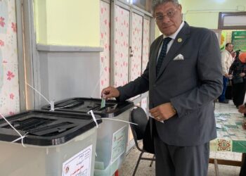 نقيب السياحيين يدلي بصوته في انتخابات مجلس النواب 2025