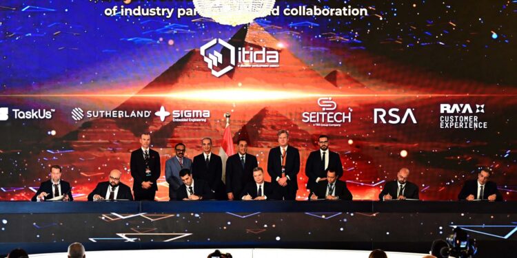 مجلس الوزراء: توقيع 55 اتفاقية تعهيد رقمي.. وتوفير 70 ألف فرصة عمل جديدة