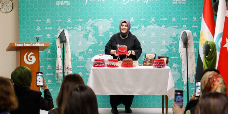 الأويا.. فن تركي عريق يحتفي به معهد يونس أمره في القاهرة