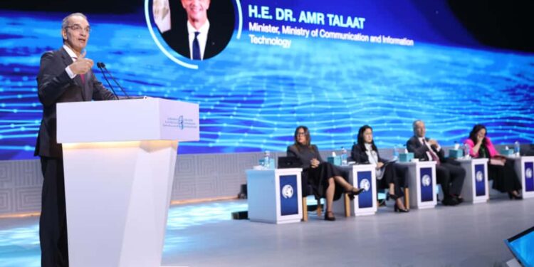 الاتصالات: تنفيذ مشروعات لاستخدام الذكاء الاصطناعى فى الكشف المبكر عن الأمراض