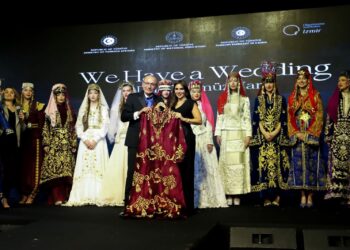 عرض أزياء ومزاد وتبرعات لغزة.. فعالية تركية بالقاهرة تحول الاحتفال إلى رسالة إنسانية