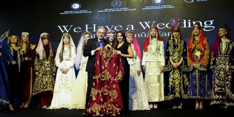 عرض أزياء ومزاد وتبرعات لغزة.. فعالية تركية بالقاهرة تحول الاحتفال إلى رسالة إنسانية