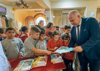 زايتشيكوف يزور المدارس الروسية بالغردقة لبحث سبل التعاون المستقلبي