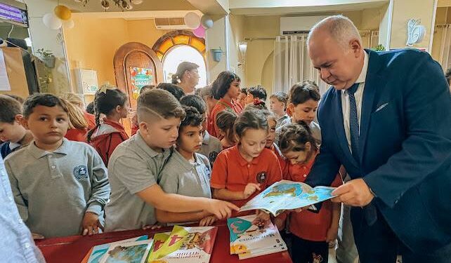 زايتشيكوف يزور المدارس الروسية بالغردقة لبحث سبل التعاون المستقلبي