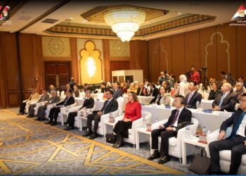 «الاتصالات»: التعاون مع الصين يشمل إنشاء 3 مصانع لإنتاج 4 ملايين كم من الفايبر ومعدات الاتصال