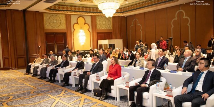 «الاتصالات»: التعاون مع الصين يشمل إنشاء 3 مصانع لإنتاج 4 ملايين كم من الفايبر ومعدات الاتصال