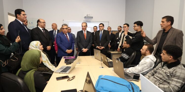 وزير الاتصالات: “كريتيفا” تقدم منظومة متكاملة لإعداد الكفاءات القادرة على مواكبة متطلبات سوق العمل