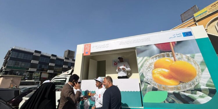 القاهرة تحتفي بنجاح جولة حملة الترويج للخوخ الأوروبي 2025