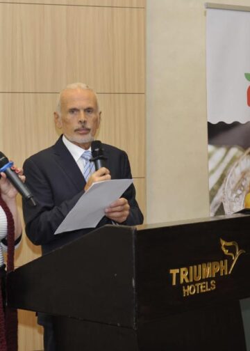 الخوخ المُعلّب يكشف تميُّز الأغذية الأوروبية المُصنّعة في مصر 