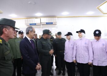 وزير الاتصالات يتابع المحتوى التدريبي فى مبادرة الرواد الرقميون لتوسيع فرص التوظيف التقنية بالتعاون مع الأكاديمية العسكرية