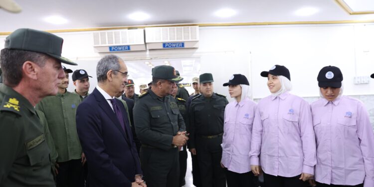 وزير الاتصالات يتابع المحتوى التدريبي فى مبادرة الرواد الرقميون لتوسيع فرص التوظيف التقنية بالتعاون مع الأكاديمية العسكرية