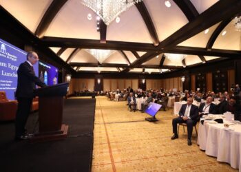 وزير الاتصالات: استثمار 3.3 مليار دولار لرفع كفاءة الإنترنت الثابت خلال 6 سنوات ما أدى لزيادة السرعة 16ضعفا