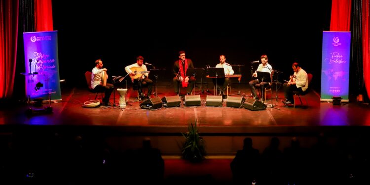 معهد يونس أمره بالقاهرة يقيم حفلا موسيقيا بالأوبرا في مئوية العلاقات بين البلدين