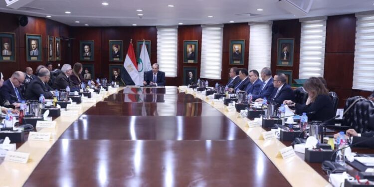 وزير الاتصالات: إضافة 1000 منفذ بريد جديد ونشر 3000 ماكينة ATM منذ 2018