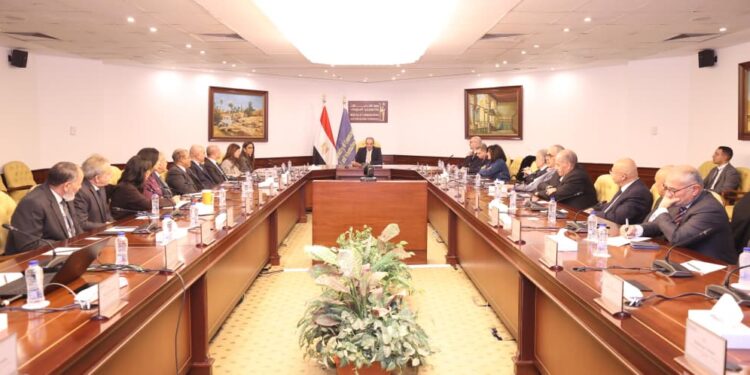 وزير الاتصالات : نرحب بمشاركة القطاع الخاص فى إعداد مسودات القوانين