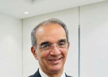 وزير الاتصالات: انطلاق تطبيق منظومة «بطاقتي الرقمية» لعمل التوكيلات أون لاين 2026