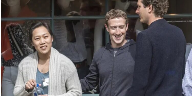 سر بساطة مارك زوكربيرج وإصراره على الألوان الداكنة